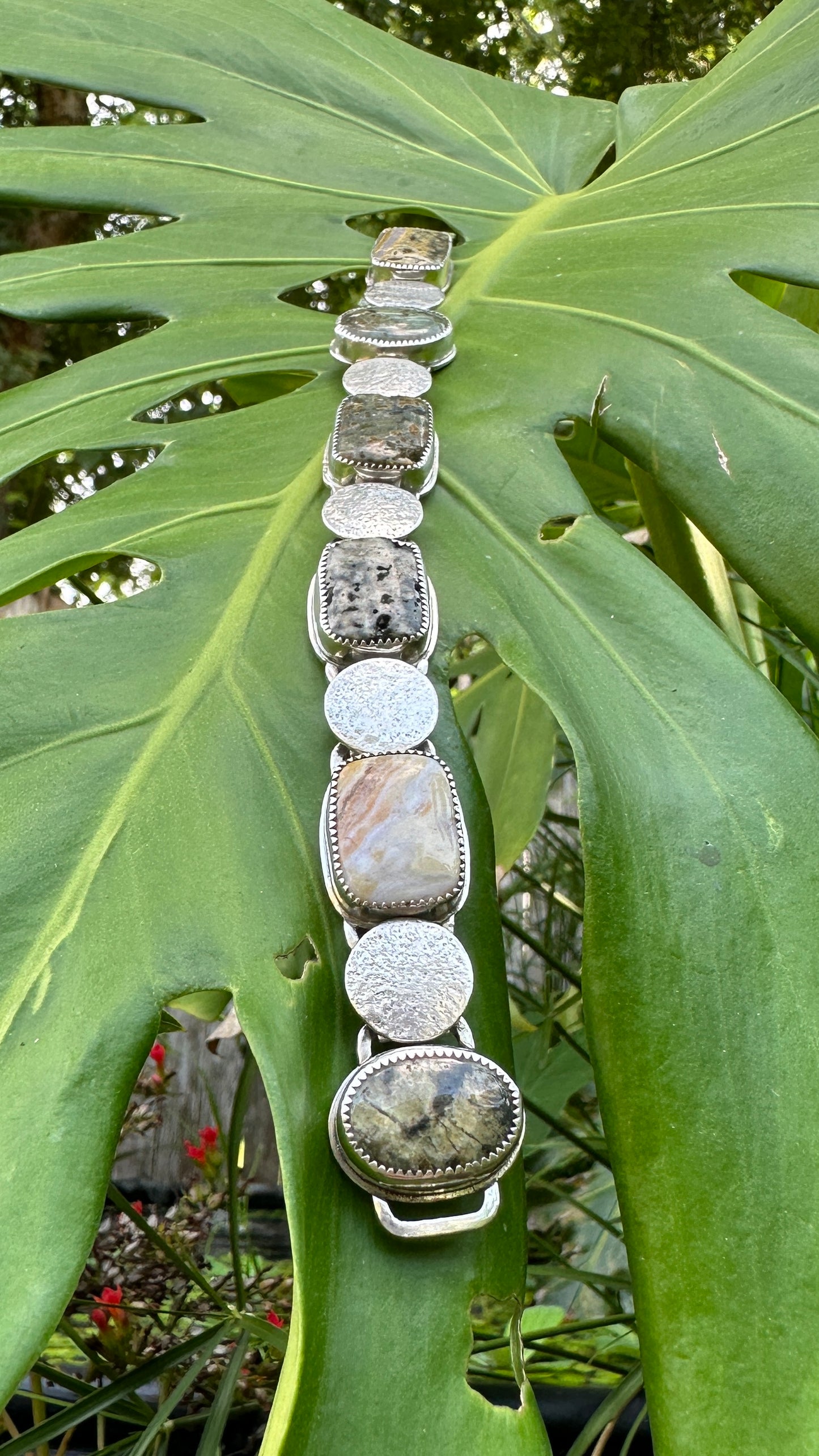 Inlayed Stone Linked bracelet